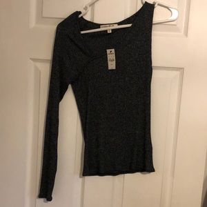 Medium Express One-sleeved Top